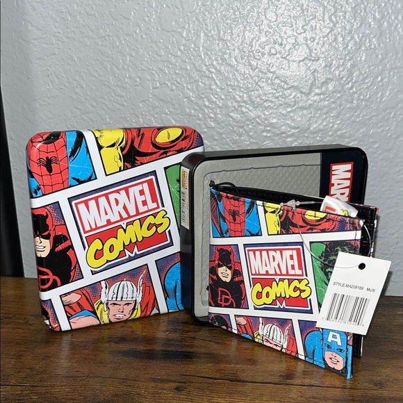 Marvel Comics Colorful Wallet and Tin Set NWT!!! - Picture 1 of 9